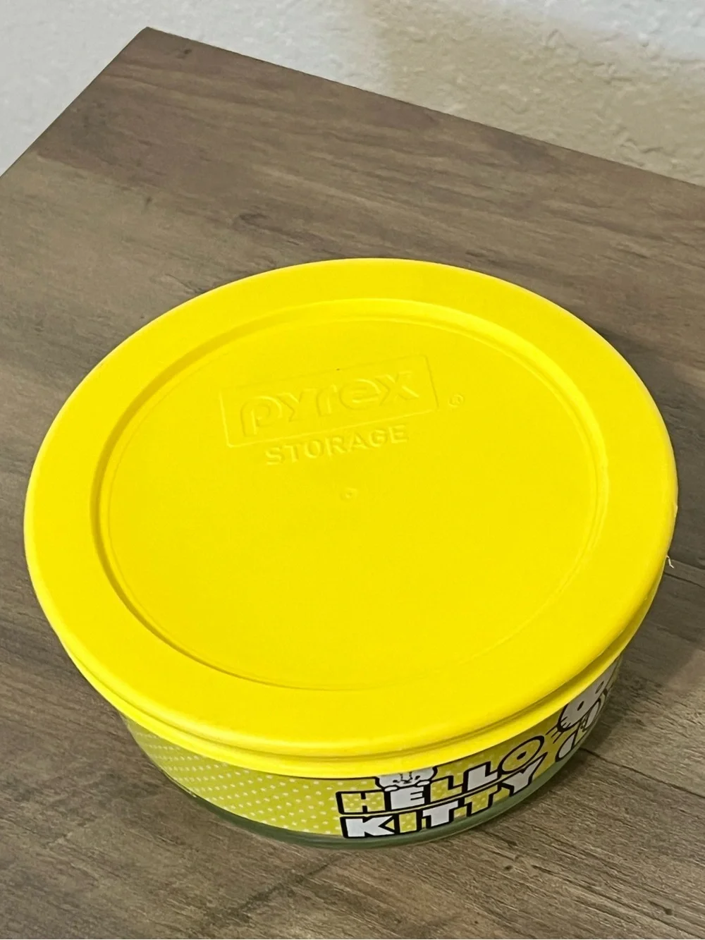 Pyrex Hello Kitty 1.5 Cup Glass Storage Bowl Yellow Lid Sanrio Kawaii Kitchen